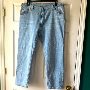 Wrangler Men's Light Blue Straight Jeans